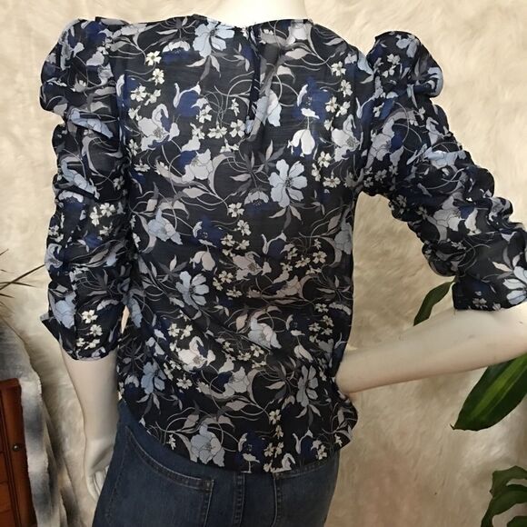 H&M Marie Antoinette Style puffed ruched Top - Picture 3 of 6